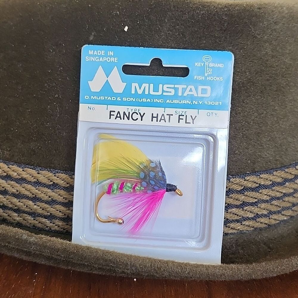 Vintage O. Mustad & Sons Decorative Fancy Hat Fly Pin in Original Packaging